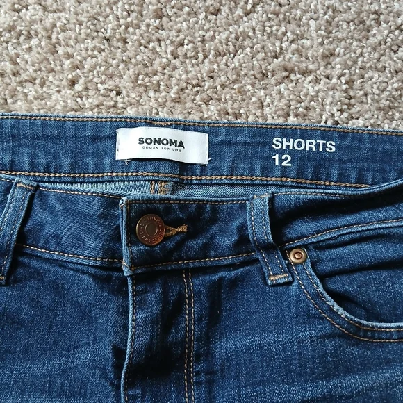 Sonoma Women’s Blue Denim Shorts Size 12 | Cuffed Hem - Picture 3 of 3
